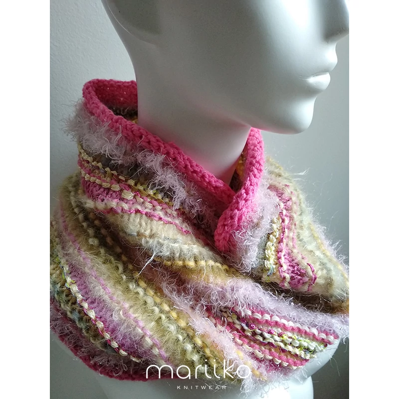 CSÍKOS KÖRSÁL KÁMZSA - HALVÁNYRÓZSASZÍN, PINK, VANÍLIASÁRGA ZÖLD
