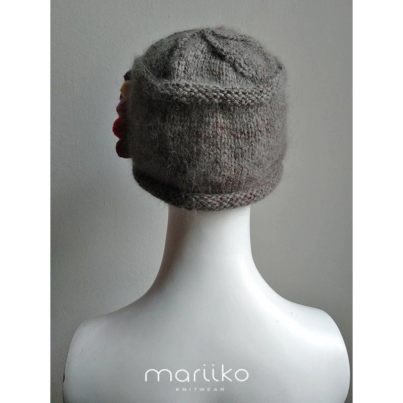  FONALGOMBOLYAGOS SAPKA - SZÜRKÉSBARNA, MOHAIR